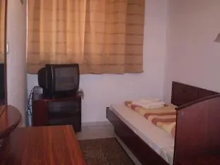 Polus بودابست