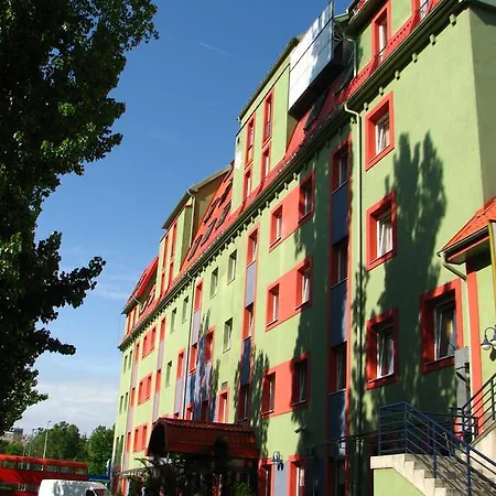 Polus Szálloda