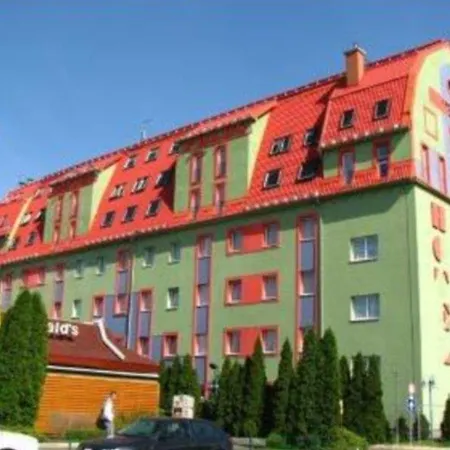 Отель Polus 3*